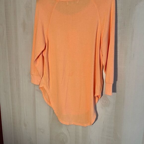 NWT Wildfox Dreams‎ Haley Raglan apricot wash, size XS - Picture 8 of 13